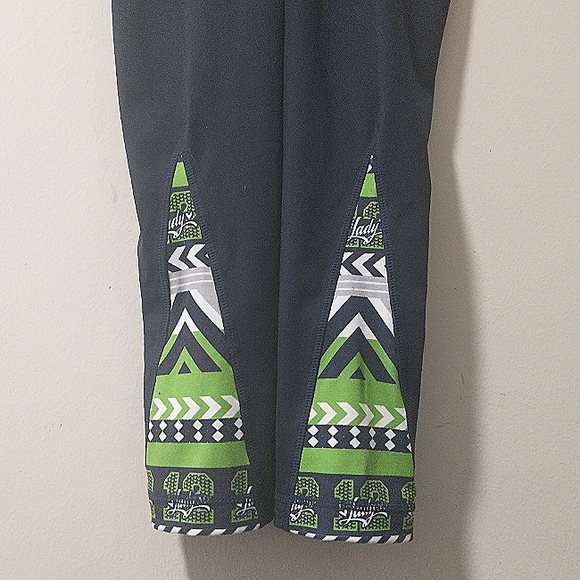 XL Seattle Seahawks Leggings - Picture 4 of 15